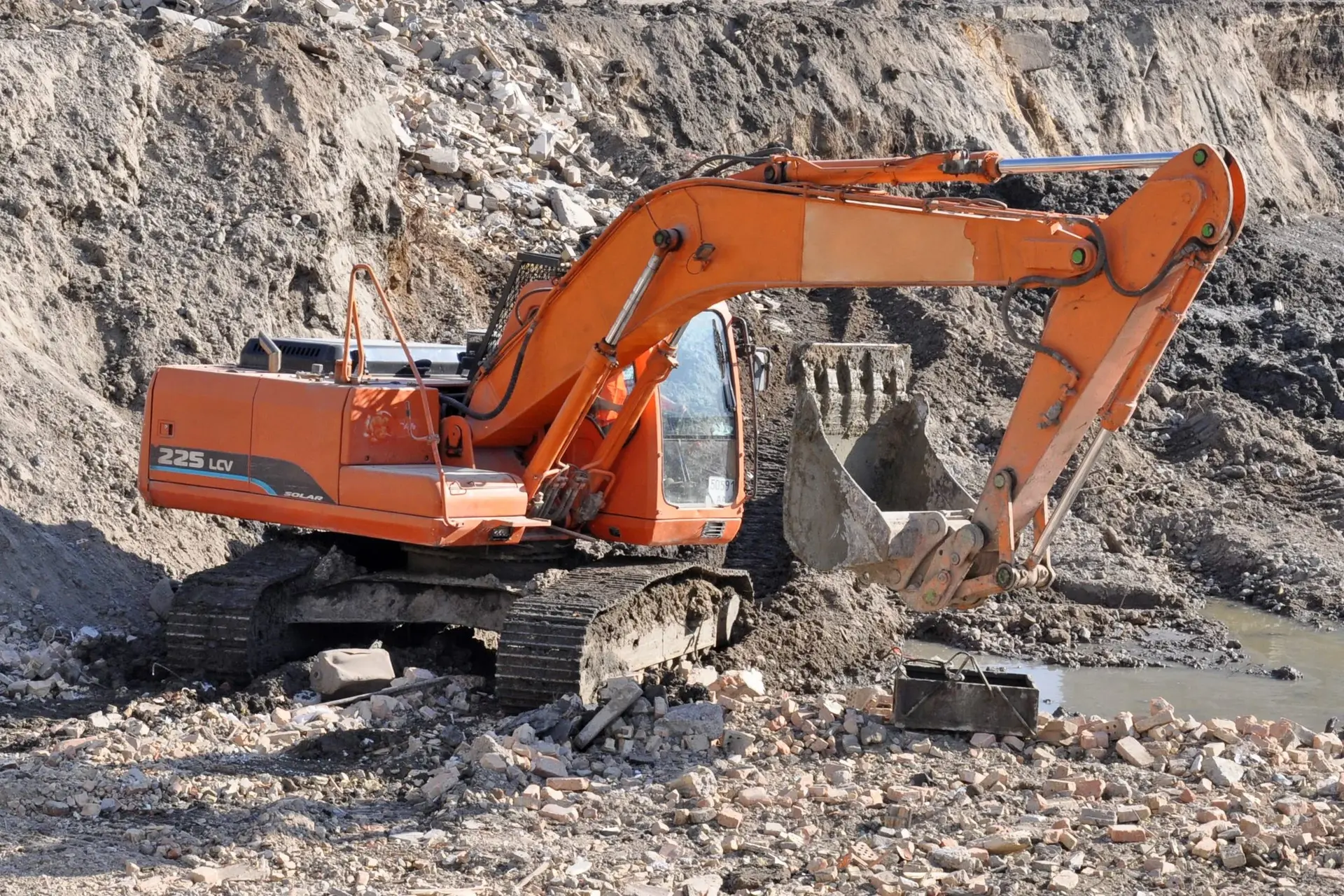 DOOSAN 225 LCV