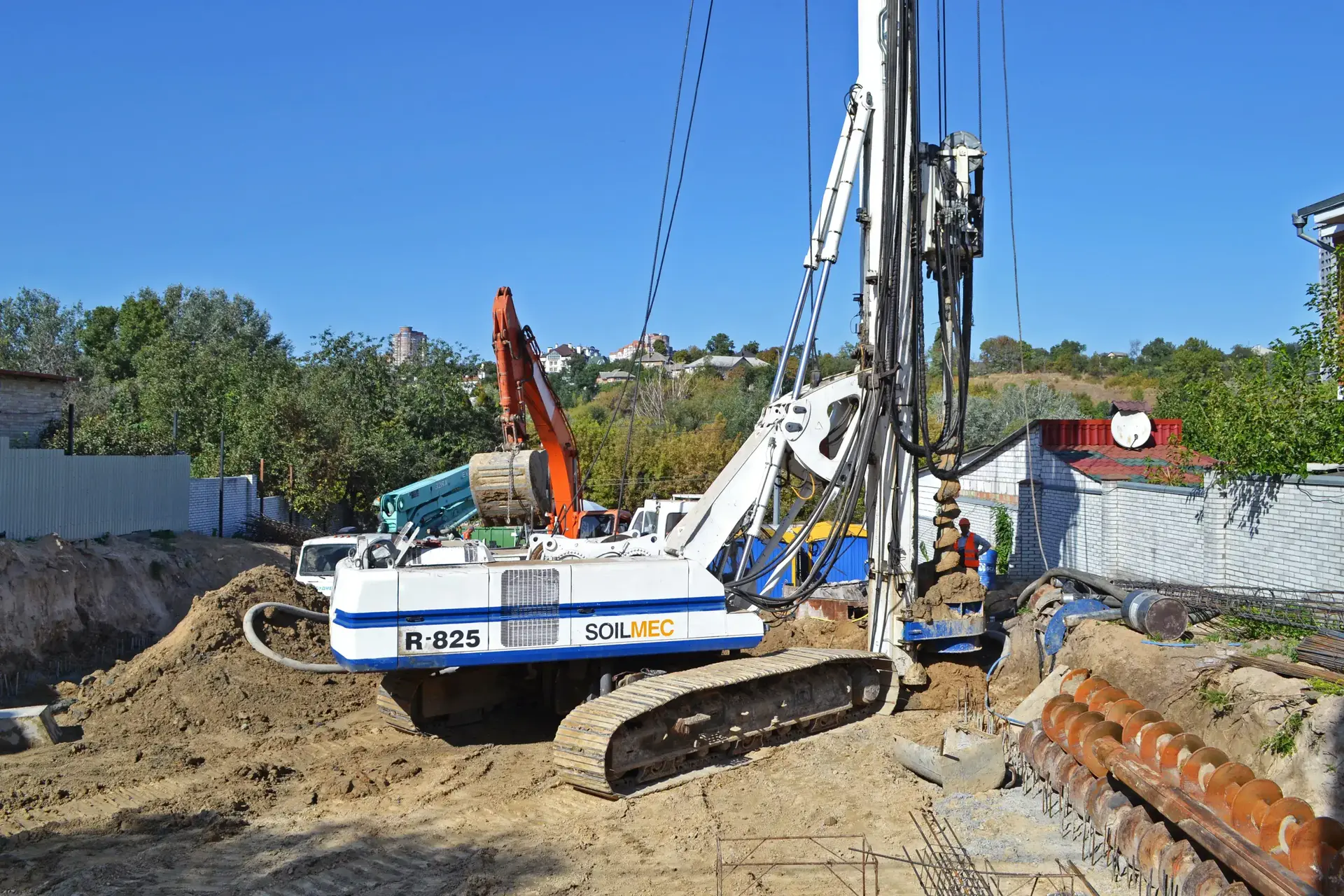 SOILMEC R-825